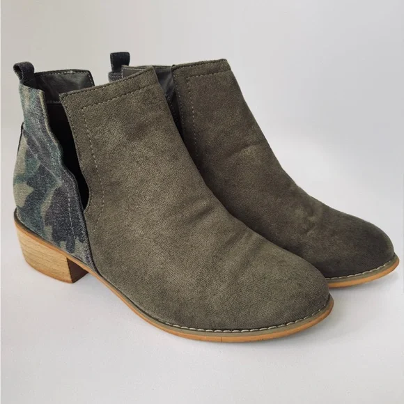 Stylish Olive Ankle Boots with Camouflage Detail - Picture 3 of 8